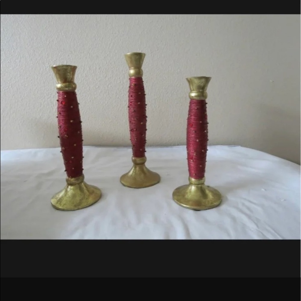 International Silver Company Set of Three Graduated CANDLESTICKS Burgundy/ Candl